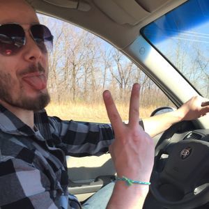 Meet your Posher, Simon